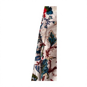 Chaqueta Larga de Algodón con Estampado Floral y Cinturón, Cuello Mandarín, Diseño Étnico Indio Transpirable de Rajastán, Marca Khushbu Handicraft - Product Image 3
