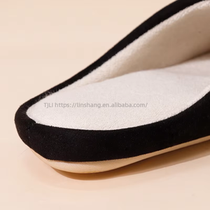 Chaussons plats pour femmes de haute qualité avec empeigne en faux daim et bout fermé – Qualité haut de gamme, vente en gros - Product Image 5