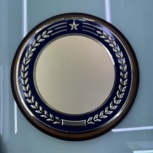 2025 nueva placa de escudo redondo con caja de madera para Premios de <span class=keywords><strong>Empleo</strong></span> del año para exportación desde Yiwu - Product Image 3