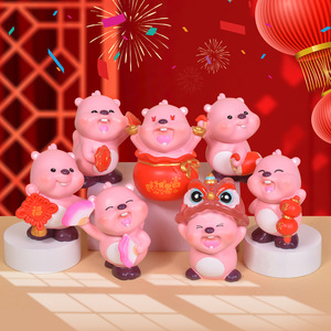ตุ๊กตาทันุกิสีชมพู ยี่ห้อ Yu Mo Craft ของสะสม ของตกแต่ง ของขวัญปีใหม่ ของตกแต่งสำหรับทุกเพศ ผลิตในจีน - Product Image 1