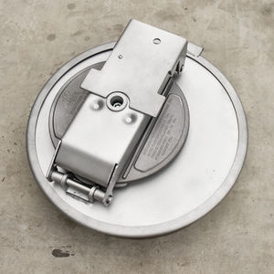 Abrazadera de seguridad manual para tapas de alcantarilla para medios oleosos, marca HUATE - Product Image 3