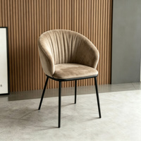 Chaise de salle à manger moderne en velours avec dossier plissé vertical, chaise d'appoint à dossier baquet, chaise de loisirs à pieds en métal noir pour salle à manger, cuisine, maison