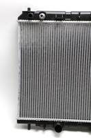 Nouveau radiateur en aluminium OEM du fabricant avec réservoir d'eau en plastique, état neuf, adapté aux voitures Zotye Zotye T700