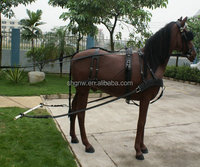 Chariot de course de chevaux de sport extérieur à 2 chevaux avec harnais d'arbre en plastique à selle occidentale