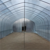 Enkelspan tunnelkas met PC-platen afdekking, grote maat, zandpreventie ontwerp voor watermeloenkweek in woestijngebieden