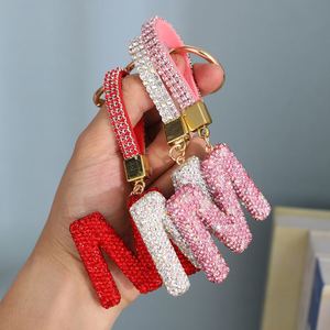 Porte-clés en métal haut de gamme avec lettres anglaises entièrement serties de diamants, pendentif décoratif pour femme, porte-clés de voiture, cadeau, jouet - Product Image 3