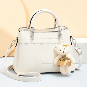Wholesale Fashion Trends Woman Embroidery Shoulder <b>Bags</b> Ladies High Quality Cross-body Hand <b>Bags</b> Leather Handbags - Product Image 3