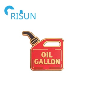 Spilla Smaltata Personalizzata all'Ingrosso a Forma di Barile di Carburante, Distintivo Smaltato a Forma di Tanica di Benzina, Spille Smaltate per Addetti alle Stazioni di Servizio - Product Image 3