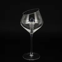 Hecho a mano a granel único de lujo cristal de diamante de tallo largo inclinado gafas copas flotante inclinación copas de vidrio de vino de china