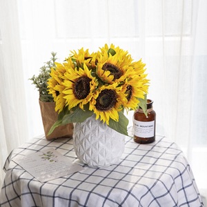 ช่อดอกทานตะวันประดิษฐ์ CallaFloral สีขาวนวลในแจกัน ตกแต่งงานแต่งงาน สไตล์ INS จัดดอกไม้แบบครอสบอร์เดอร์ - Product Image 1