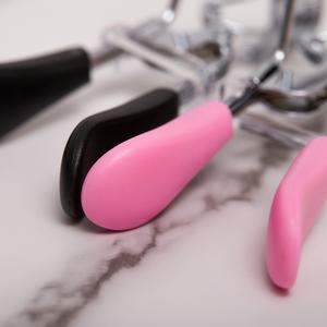 ที่ดัดขนตาสแตนเลส Pinky leem ขายส่ง ยอดนิยม สำหรับขนตาบนและล่าง สีชมพู ดำ ทอง - Product Image 4