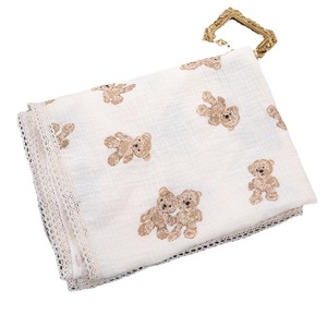 Nouveau Design 2 couches bambou coton mousseline lange d'emmaillotage bébé dentelle personnalisable dessin animé Pom Pom couverture de couchage doux confortable - Product Image 5