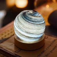 TSD Kunsthandwerk Heimdekoration Mini USB Glaskugel Schreibtischlampe Astronomische Fantasie Regenbogen Planeten Sternenlicht