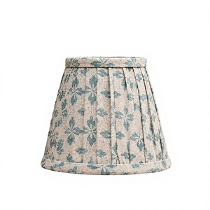 Pantalla de Lámpara de Lino con Diseño Floral Azul |   Pantalla de tela plisada hecha a mano para lámparas de mesa, de pie y colgantes - Product Image 1
