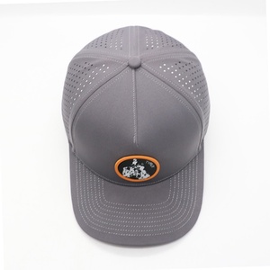 Casquette de baseball 5 panneaux en caoutchouc personnalisé de haute qualité avec logo, tissu imperméable, casquette de sport avec trou découpé au laser pour les golfeurs - Product Image 5