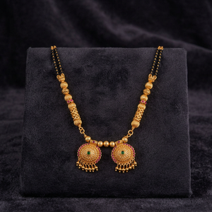 Collier Pendentif Designer pour Femme, Style Classique Antique Mangalsutra, Plaqué Or, Cristal et Strass, Design Émotionnel - Product Image 3