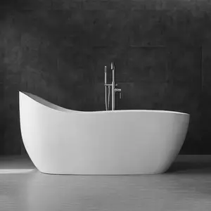 クールな1.5mの浸漬浴槽北欧の楕円形の古典的な耐久性のある浴槽自立型の豪華な家庭用楕円形の浴槽小さなスペース用
