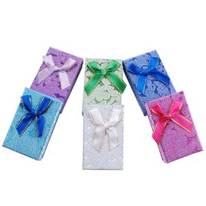 Boîte à bijoux de luxe en papier mat pour collier ruban papillon boîte à ornements en papier mat wagon cadeau - Product Image 1