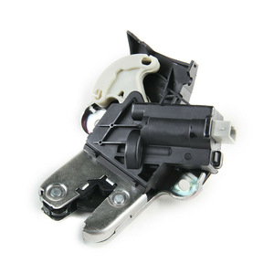 ชุดประกอบล็อกกระเป๋า4F5 C6B8ท้ายรถ VW Passat สีดำ827 505 D - Product Image 2