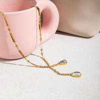 Collar de Lujo Ligero con Colgante de Gota de Agua en Acero Inoxidable y Acento de Cristal para Mujer, Cadena Elegante para Uso Diario