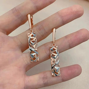 Pendientes colgantes geométricos chapados en oro rosa con engaste de bisel de cristal y diamantes de imitación para mujer, joyería de moda para fiestas - Product Image 4