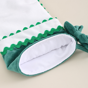 Calcetín Navideño Personalizable con Adornos de Santa Claus y Renos, Borde Festoneado, Calcetín Navideño de Terciopelo Verde y Blanco - Product Image 6