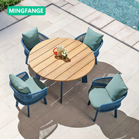 Ensemble de jardin moderne en rotin, teck et métal, résistant à l'eau, design écologique, table et chaises 4 places