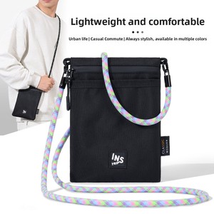 Sac bandoulière en nylon tendance pour homme et femme, style niche pour les trajets quotidiens, sac à bandoulière pour carte d'identité et téléphone - Product Image 4