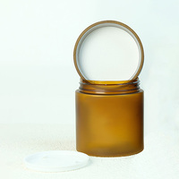 Pot en PET couleur thé personnalisé pour emballage cosmétique, avec couvercle en bambou foncé, tailles variées, couleur et logo personnalisables