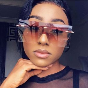 Gafas de Sol Cuadradas de Lente Única Retro de Moda para Mujer con Logotipo Personalizado, Gafas de Sol Rectangulares Extra Grandes sin Montura en Rosa y Azul para Mujer - Product Image 4
