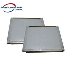 Module d'interface de communication d'automatisation en aluminium ICS Triplex T8230 avec deux ports Ethernet et quatre ports série - Product Image 4