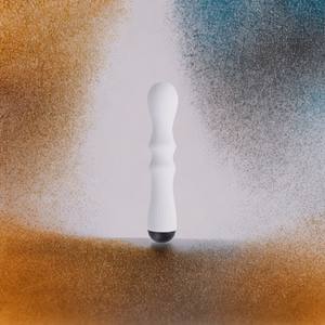 Ergonomisches Design Wiederauf ladbare Orgasmus-Massage geräte Silikon-Körper vibratoren für G-Punkt-und Klitoris vergnügen - Product Image 1