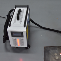 Machine de nettoyage au laser pulsé 300W pour l'élimination de la rouille, de l'oxyde et du vernis sur les ponts, les navires et les installations industrielles