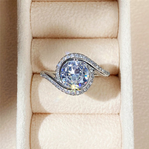 Anello a grappolo con gambo intrecciato per donna, gioiello da dito elegante e scintillante alla moda - Product Image 4