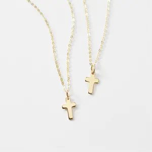Colgante de Cruz pequeña religiosa para mujer, joyería de acero inoxidable a granel, Collar chapado en oro de 18k