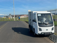 Véhicule utilitaire électrique 4x4 Portée de 300km Mini camion électrique Fourgonnette de livraison automatique du dernier kilomètre