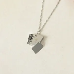 Personal isierte Rahmen Anhänger Halskette Benutzer definierte Edelstahl Medaillon Anhänger Liebesbrief Umschlag Halskette für Frauen