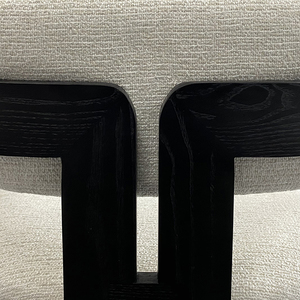Sillón de comedor de madera de fresno macizo negro moderno nórdico de diseñador 2024, silla de comedor de restaurante con tapicería de tela blanca - Product Image 6