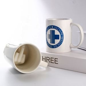 Tazas de Café Blancas de 310 ml (11 oz) al por Mayor, Tazas Divertidas con Diseño de Dedo Medio y Tazas de Cerámica con Estilo 3D para Café, Té y Leche - Product Image 3