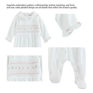 Nuova Tutina da Bimba in Cotone Organico Naturale Lavorata a Maglia con Colletto a Loto Ricamato a Mano Alla Moda - Product Image 6