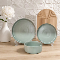 Service de table en céramique de grès porcelaine couleur ocre, style nordique moderne et écologique, pour Noël
