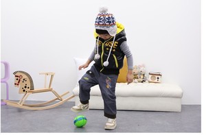 Venta al por Mayor en Línea de Ropa Infantil, Chalecos Abrigados sin Mangas de Moda Invernal para Niños, de un Proveedor Chino - Product Image 4