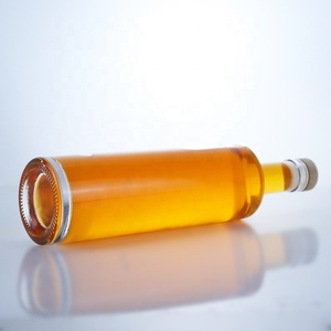 Venta al por Mayor de Botellas Redondas Altas para Licor de Tequila y Vodka de 500ml, 700ml y 750ml con Corcho - Product Image 6