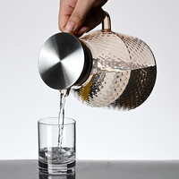 Pichet à eau acrylique jus boissons bière cruche en plastique avec couvercle incassable PC résistant à la chaleur pour hôtel restaurant piscine