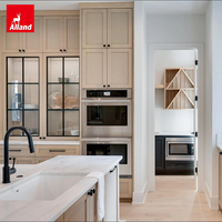Armoires de cuisine en forme de U en bois massif de frêne de luxe, design personnalisé Alland, avec charnières à fermeture douce et plan de travail en quartz