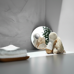 Appareil de beauté de massage facial en plastique - Product Image 1