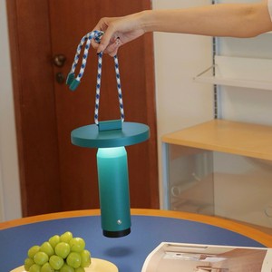 Lampe d'ambiance LED portable rechargeable avec cordon pour usage intérieur/extérieur, lumière blanche chaude, idéale pour le camping, la chambre et le salon - Product Image 3