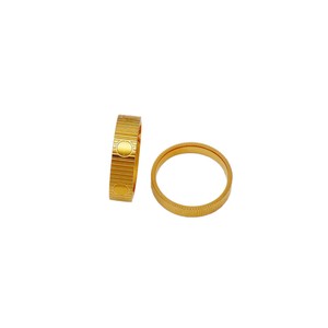 Vertikal gestreifter römischer Muster-Edelstahlring mit 18K Goldplattierung, Vintage Unisex-Schmuck, anlaufbeständig - Product Image 6