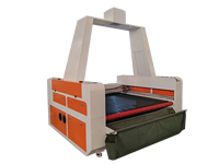 Machine de découpe laser CNC automatique haute vitesse à refroidissement par eau pour chaussures, chemises, tissus de sublimation avec composants HIWIN