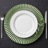 Assiette de présentation en verre plissée verte de 13 pouces pour la maison, les cafés, les hôtels et la restauration – Vente en gros